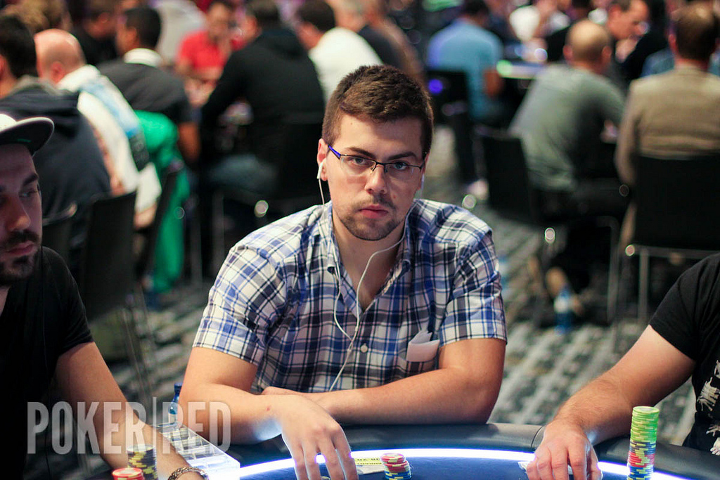 Quien gana el color en el poker
