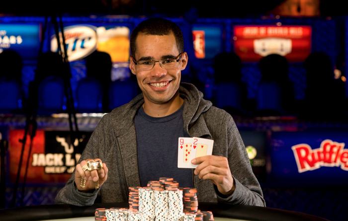 Triple corona poker