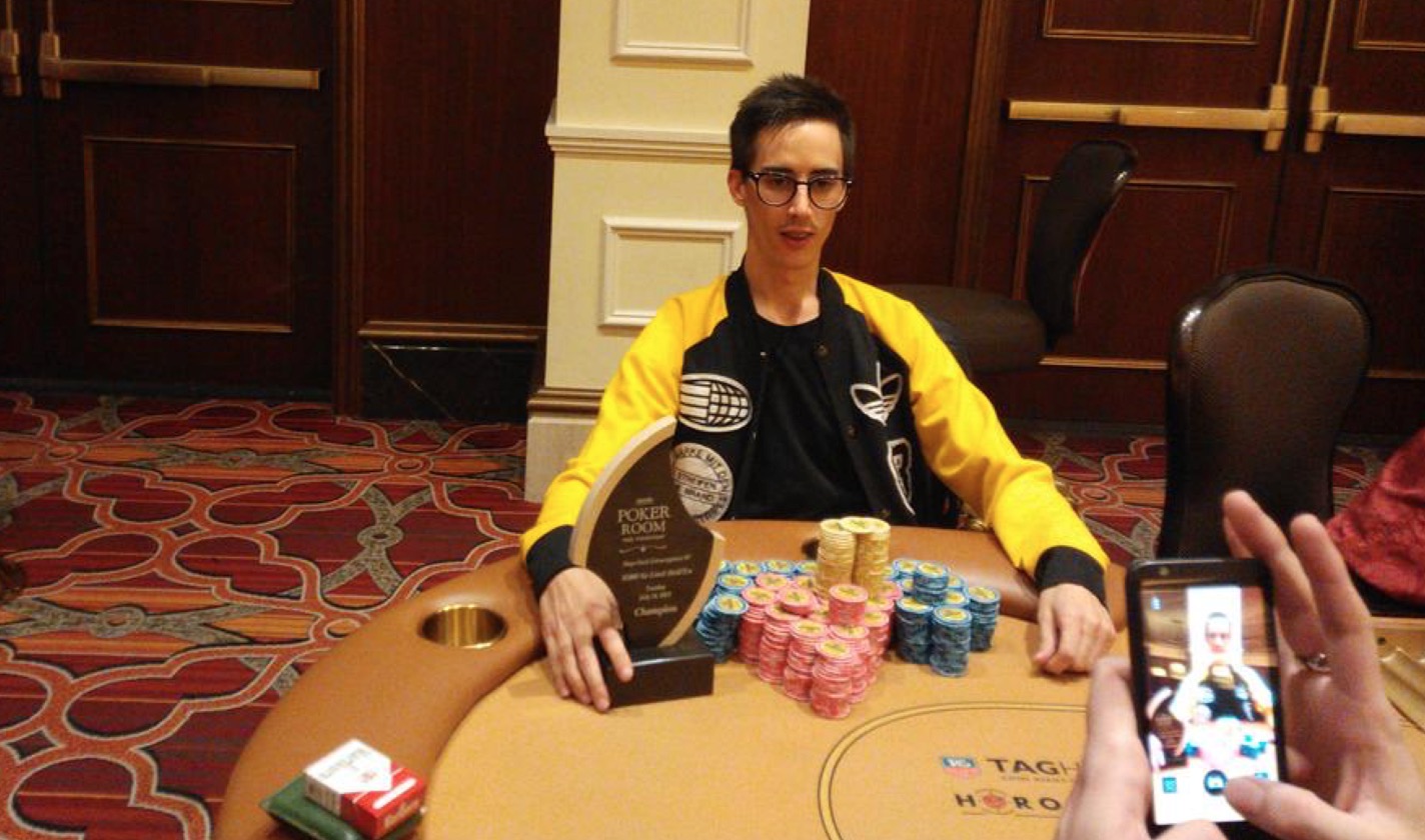 Con poker en la mesa quien gana