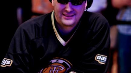 WSOP: Phil Hellmuth cerca de la mesa final en The Poker Player's Championship