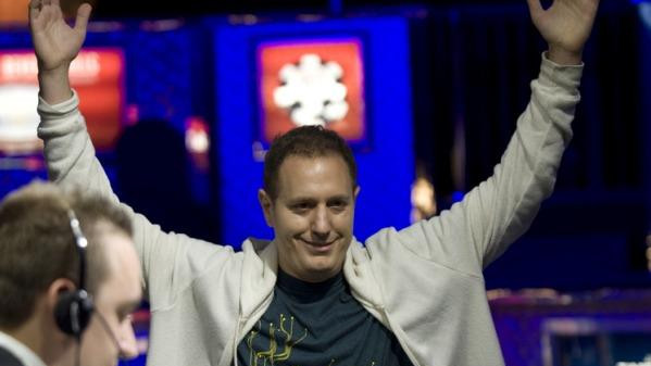 WSOP #43: Jesse Martin le roba el show a David Baker