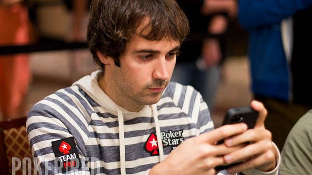 SCOOP día 12: Jason Mercier se apunta a la moda de primavera con su nuevo reloj SCOOP día 12: Jason Mercier se apunta a la moda de primavera con su nuevo reloj