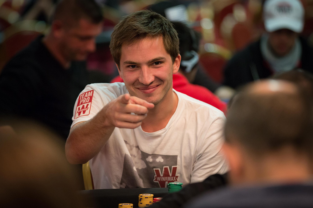 Quien gana el color en el poker