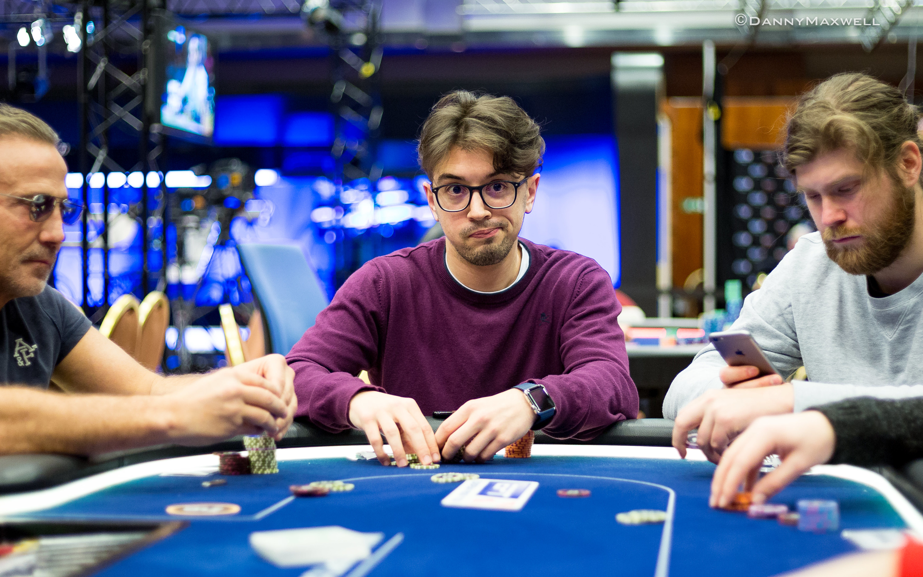 dealer de poker