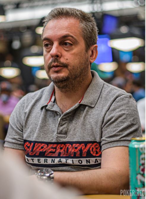A lo mejor acaba este Main Event firmando autógrafos... ¡en el HU final!
