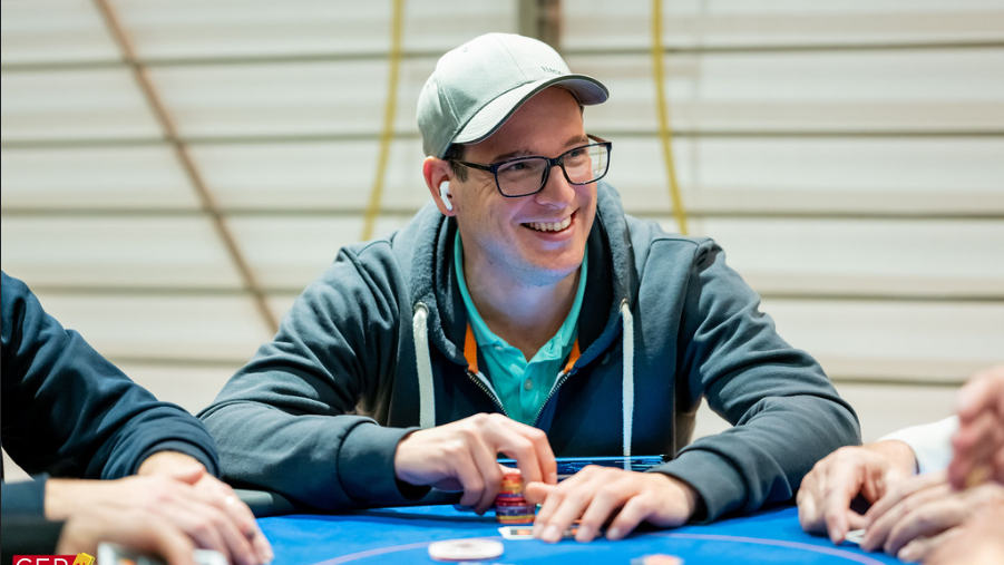 A la tercera fue la vencida para Jorge Ufano, pica en el #30 1,1K€ PLO Hi-Lo A la tercera fue la vencida para Jorge Ufano, pica en el #30 1,1K€ PLO Hi-Lo