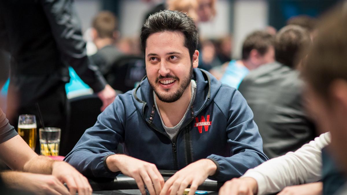 Adrián Mateos estrena el casillero de las SCOOP con una gran victoria en el Super Tuesday por 146.714$ Adrián Mateos estrena el casillero de las SCOOP con una gran victoria en el Super Tuesday por 146.714$