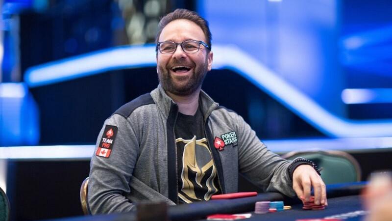 Negreanu recorta distancias en la primera sesión de las últimas tres que disputarán en 2020