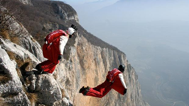 Isildur1 y Bttech86 vuelven a los deportes de riesgo Isildur1 y Bttech86 vuelven a los deportes de riesgo