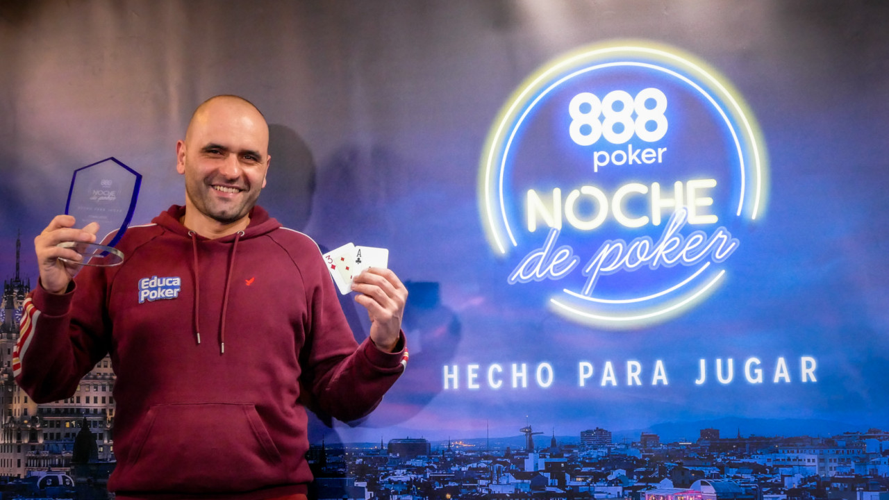 Iván Pereira, ganador de la quinta entrega de “Noche de Poker”. 