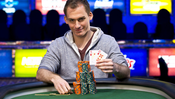 WSOP #11: Justin Bonomo rompe su maldición consiguiendo su primer brazalete