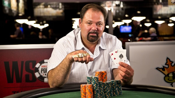 WSOP #19: el Sargento Ted Gillis cambia el uniforme por el brazalete