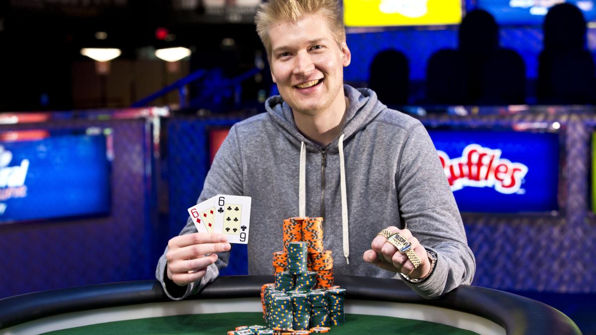 WSOP #26: Andrew Rennhack sube de categoría WSOP #26: Andrew Rennhack sube de categoría