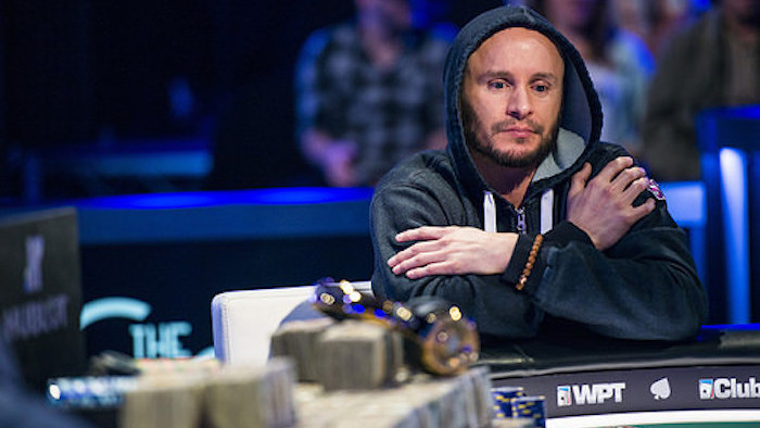 Mike Leah devuelve el liderato a los Paris Aviators Mike Leah devuelve el liderato a los Paris Aviators