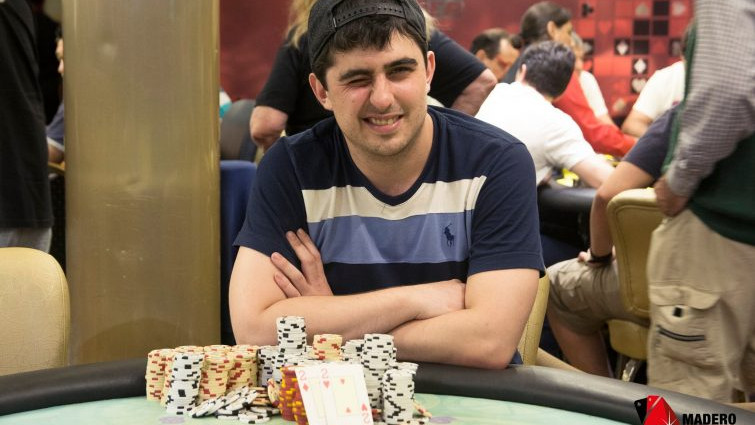 Imanol Aramburu se impuso en el Maraton Experience de Madero tras derrotar a 712 rivales