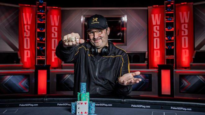 Phil Hellmuth agranda su leyenda y suma su 17º brazalete Phil Hellmuth agranda su leyenda y suma su 17º brazalete