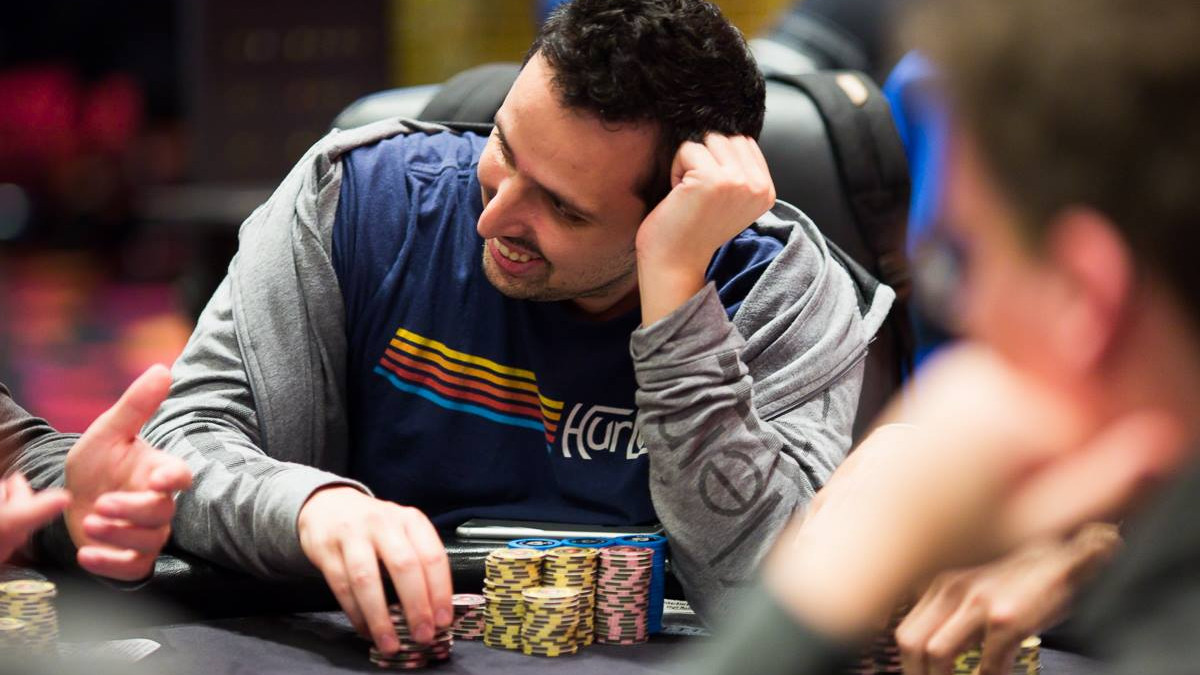 Éxito de participación en el $50k Super High Roller; Sergio Aido supera el día 1