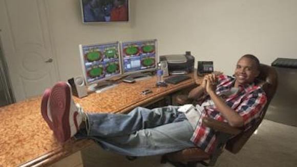 Phil Ivey y “Trueteller” protagonizan una “Guerra Fría” de 26 horas seguidas Phil Ivey y “Trueteller” protagonizan una “Guerra Fría” de 26 horas seguidas