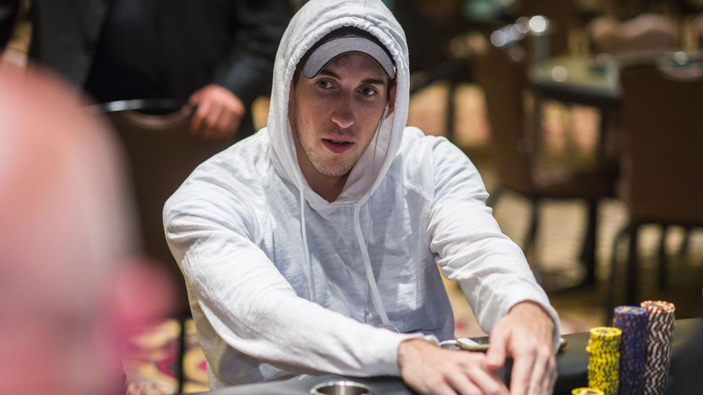 Lánder Lijó cae 10º a manos de un Dan Colman que lidera la mesa final Lánder Lijó cae 10º a manos de un Dan Colman que lidera la mesa final