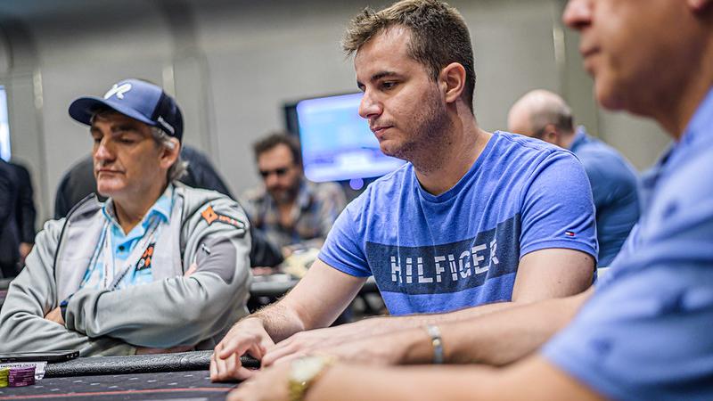 Juanki Vecino protagoniza una remada épica para ganar el WCOOP 96-H por 173.425 $