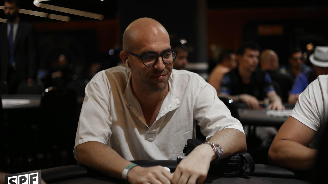 Jaime Guinea lidera a los 17 clasificados en el Día 1A del Main Event