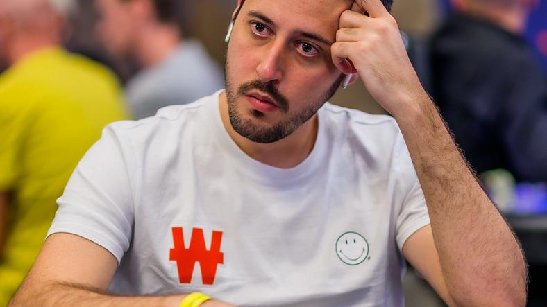 Adrián Mateos buscará hoy un asiento en la FT del Main del WCOOP