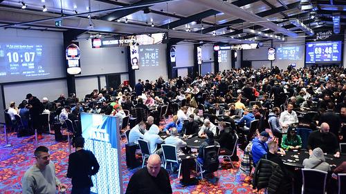 Tom Bedell y David Comerón en busca del ITM en el Día 3 del WSOPE Main Event