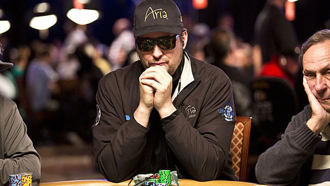 Phil Hellmuth critica en Twitter las normas del Player of the Year