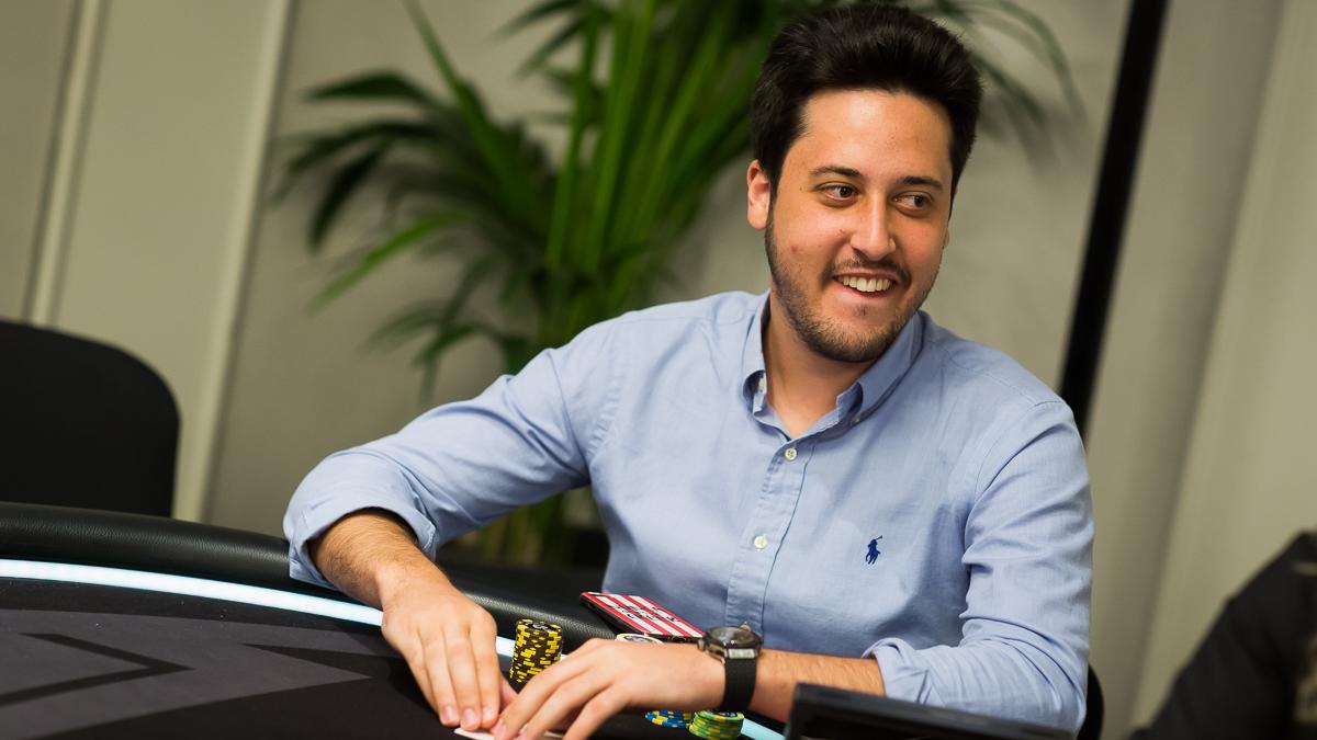 Adrián Mateos avanza a la mesa final del primer evento del Poker Masters