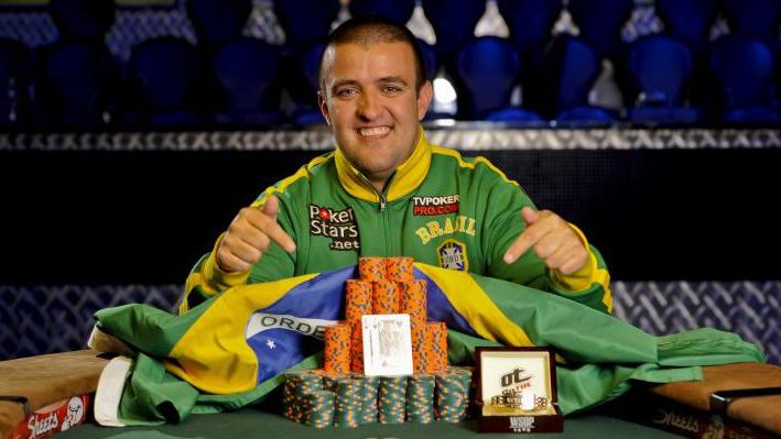 Akkari va por todo en la WSOP