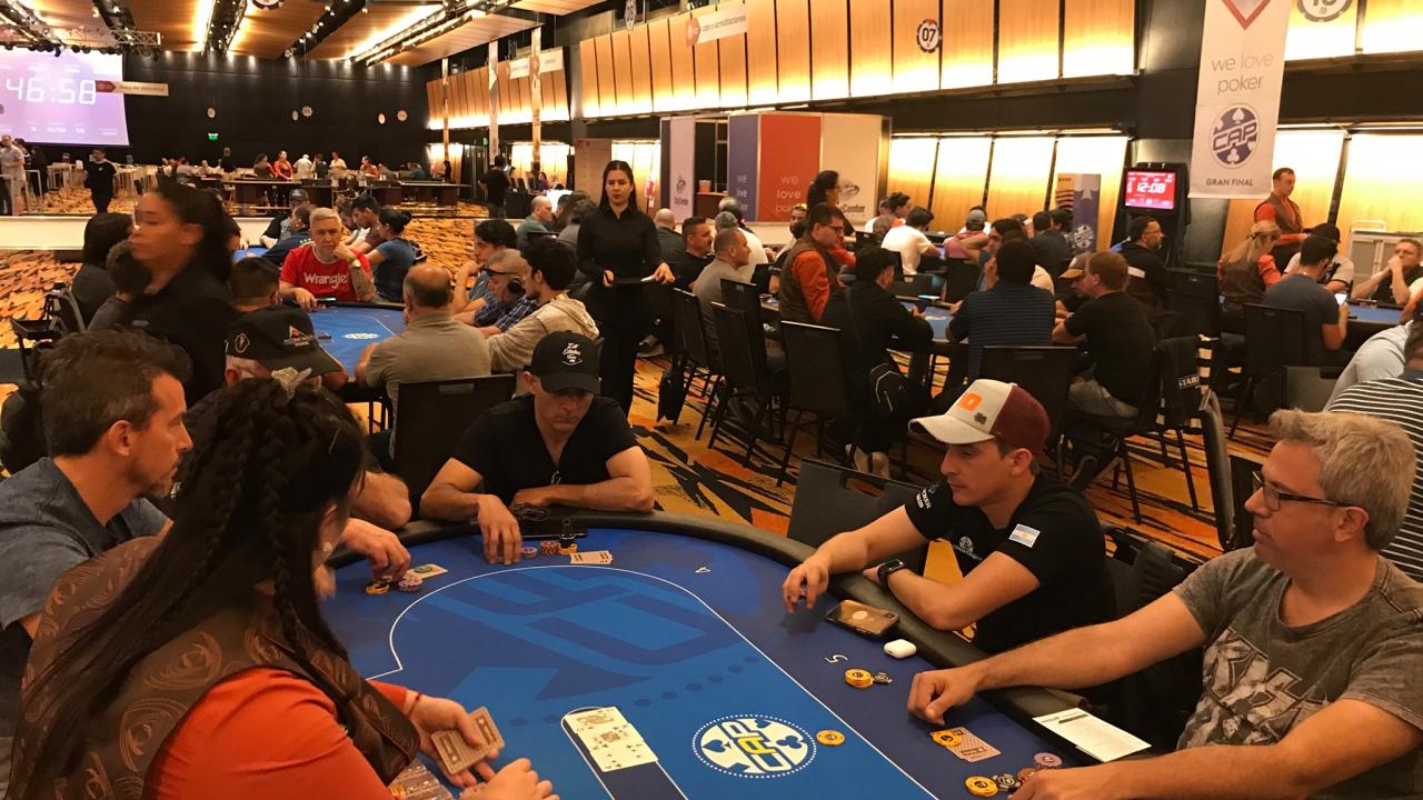 Farina dominó el día 1A del Main Event de la Gran Final del CAP Farina dominó el día 1A del Main Event de la Gran Final del CAP