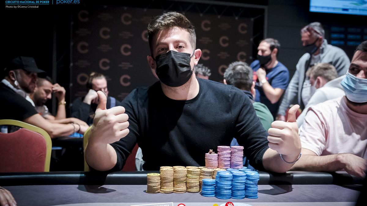 Sergio Sánchez lidera a los últimos 36 supervivientes del Main Event Sergio Sánchez lidera a los últimos 36 supervivientes del Main Event