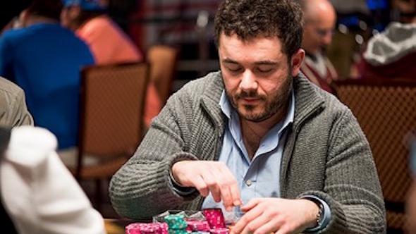 Anthony Zinno manda en el $25k PLO a falta de una docena de aspirantes Anthony Zinno manda en el $25k PLO a falta de una docena de aspirantes