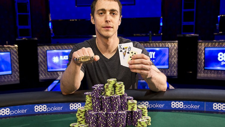 Jason DeWitt gana un Millionaire Maker bañado en polémica por su reparto de premios Jason DeWitt gana un Millionaire Maker bañado en polémica por su reparto de premios