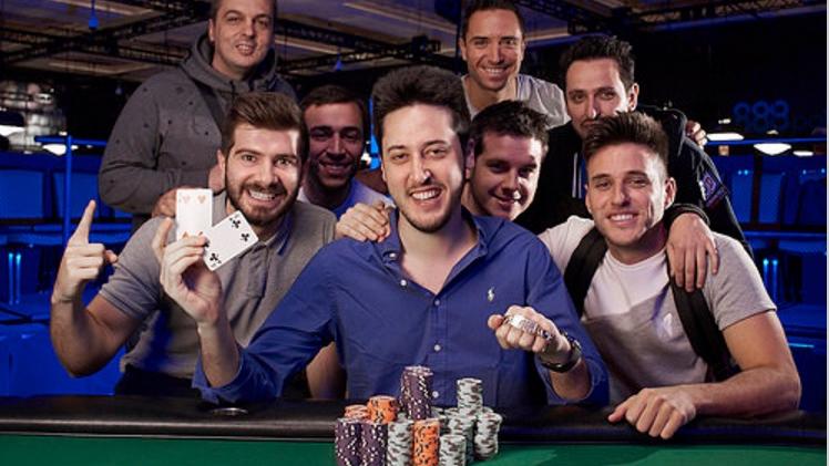 Un enorme Adrián Mateos gana su segundo brazalete de las WSOP