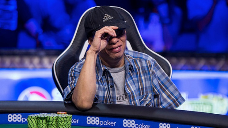 Hung Le gana el $888 Crazy Eights, de nuevo con polémica por los premios