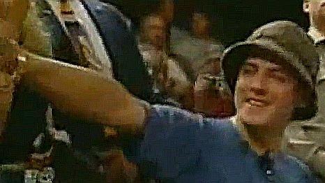 WSOP 2001: Carlos Mortensen vs. Dewey Tomko WSOP 2001: Carlos Mortensen vs. Dewey Tomko