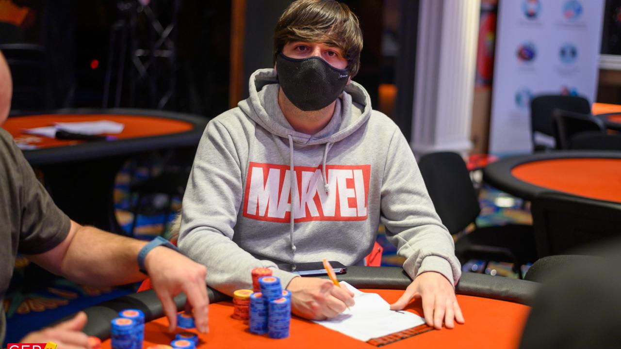 Kristian Egues lidera a los últimos 12 supervivientes del Main Event