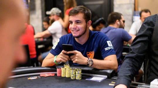 Juanki Vecino, runner-up del SCOOP Side Event Daily Cooldown por 10.830 $ Juanki Vecino, runner-up del SCOOP Side Event Daily Cooldown por 10.830 $