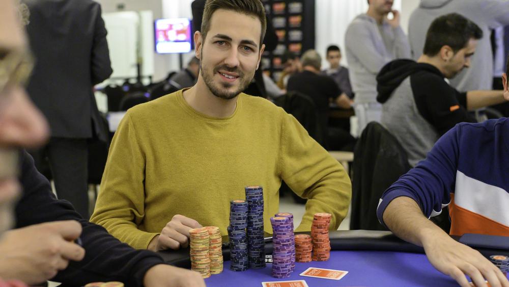 Carles Garriga termina chip leader del 1B con un stack de 160 ciegas