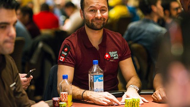 Negreanu pasa al día 3 entre los mejores, a base de recompras Negreanu pasa al día 3 entre los mejores, a base de recompras