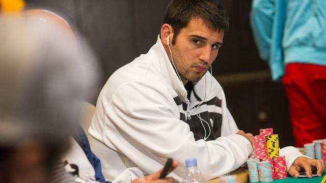 Kane Kalas toma el papel de favorito en la mesa final Kane Kalas toma el papel de favorito en la mesa final