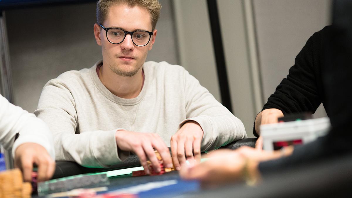 ¡Oh, sorpresa! “LLinusLLove” principal favorito a ganar el Main Event WCOOP