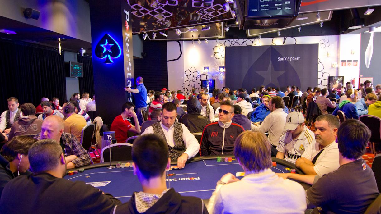 Más de 200 jugadores en el día 1A del Estrellas Poker Tour Valencia