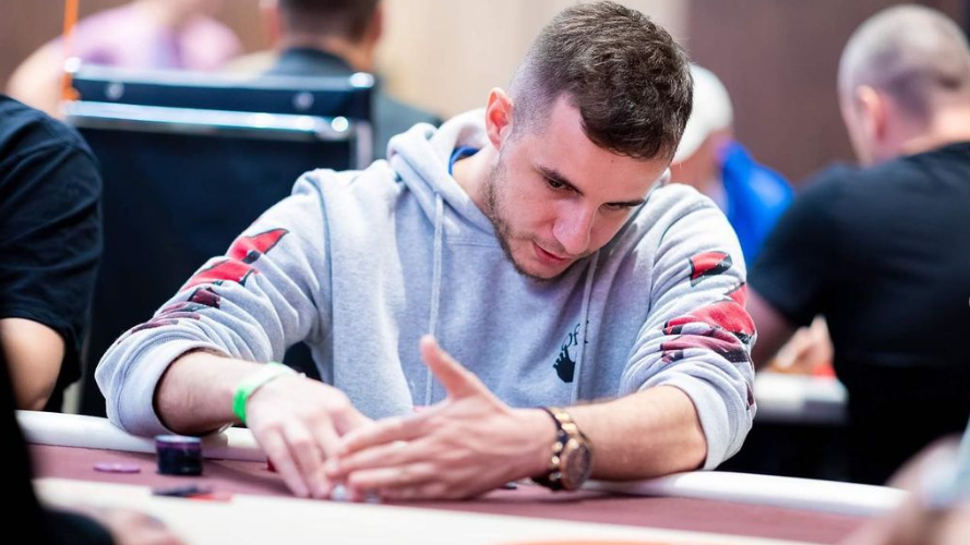 Juanki Vecino gana un premio de cinco cifras y apunta a las seis en el $10k de las SCOOP Juanki Vecino gana un premio de cinco cifras y apunta a las seis en el $10k de las SCOOP