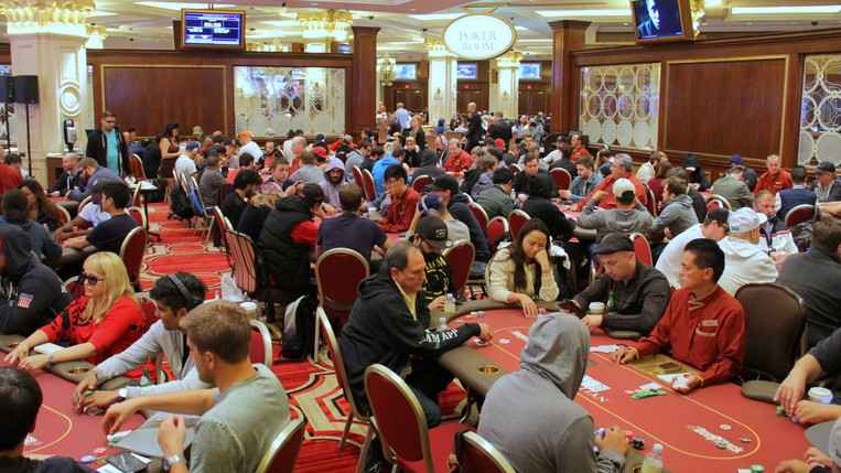 “Cabolo” lidera a los nueve españoles que superan el día 1 del CPPT Venetian Main Event