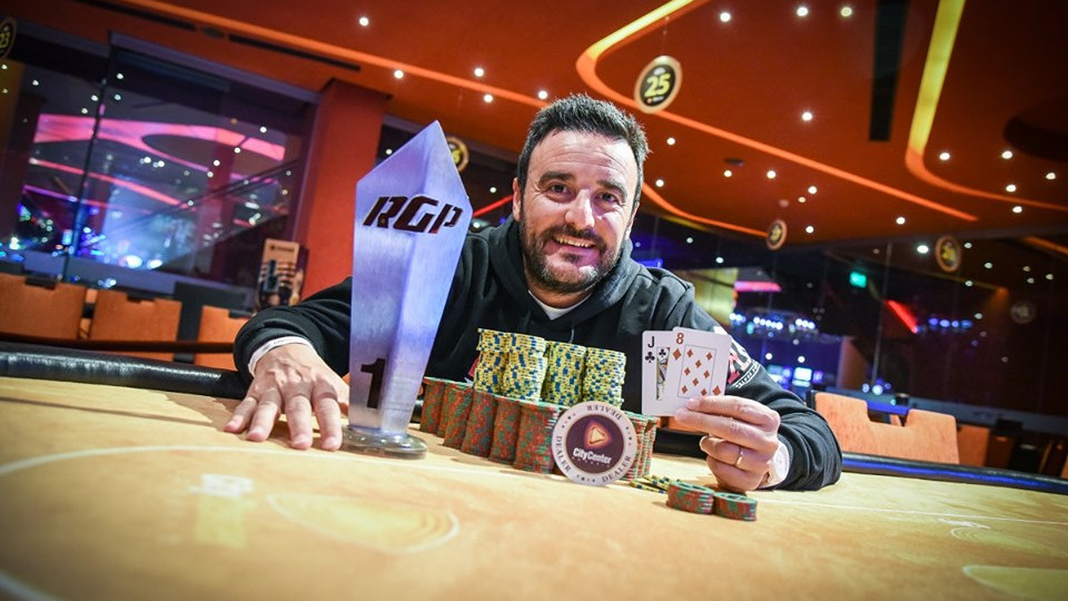 Fernández se llevó el Rosario Grand Poker