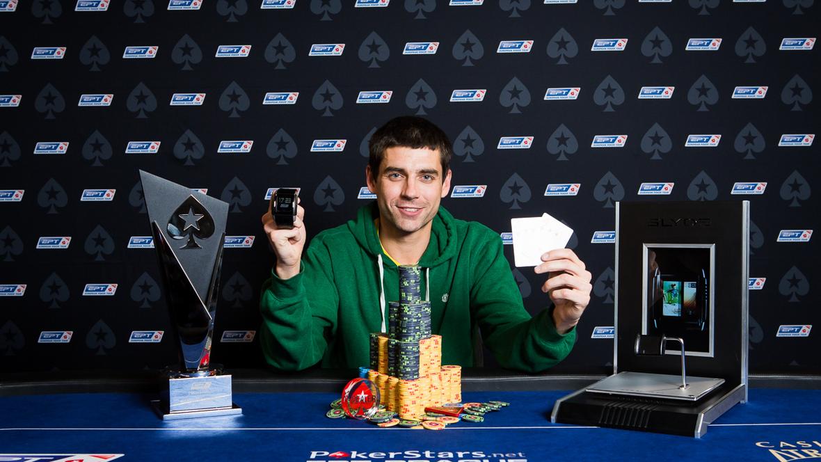 Stephen Graner inventa el turismo de casino y pica