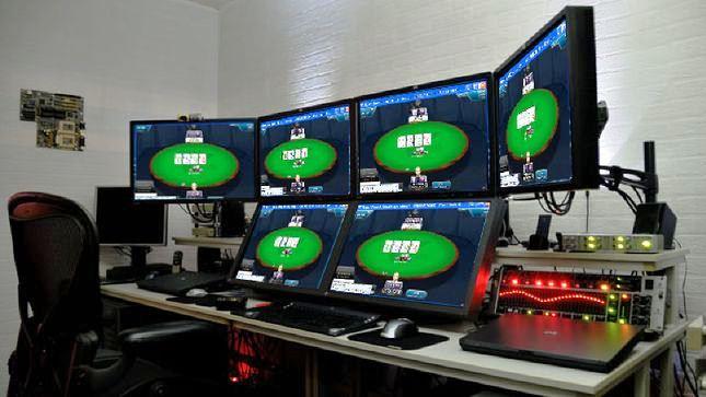 La evolución de los setups para jugar al poker online: Monitores