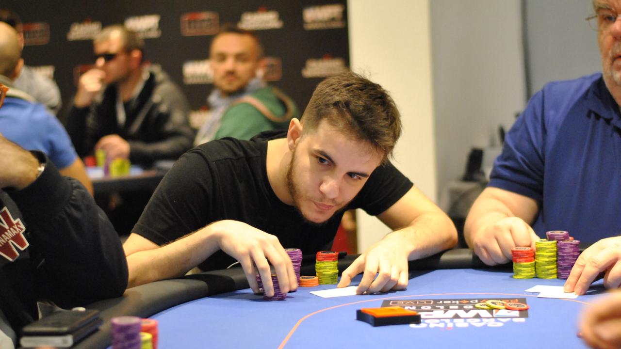 Juanki Vecino celebra el sábado su victoria del domingo en el Sunday High Roller Heater 2.100$